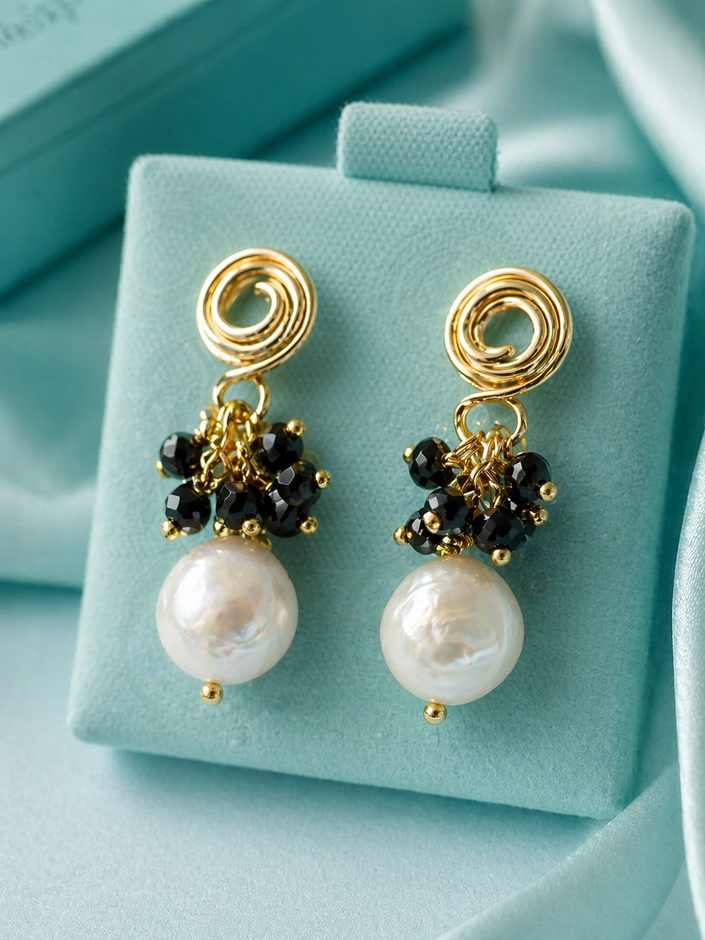 Elegant Pearl Dangle Earrings, Chic Pearl Statement Earrings, Sophisticated Pearl Earrings ✨