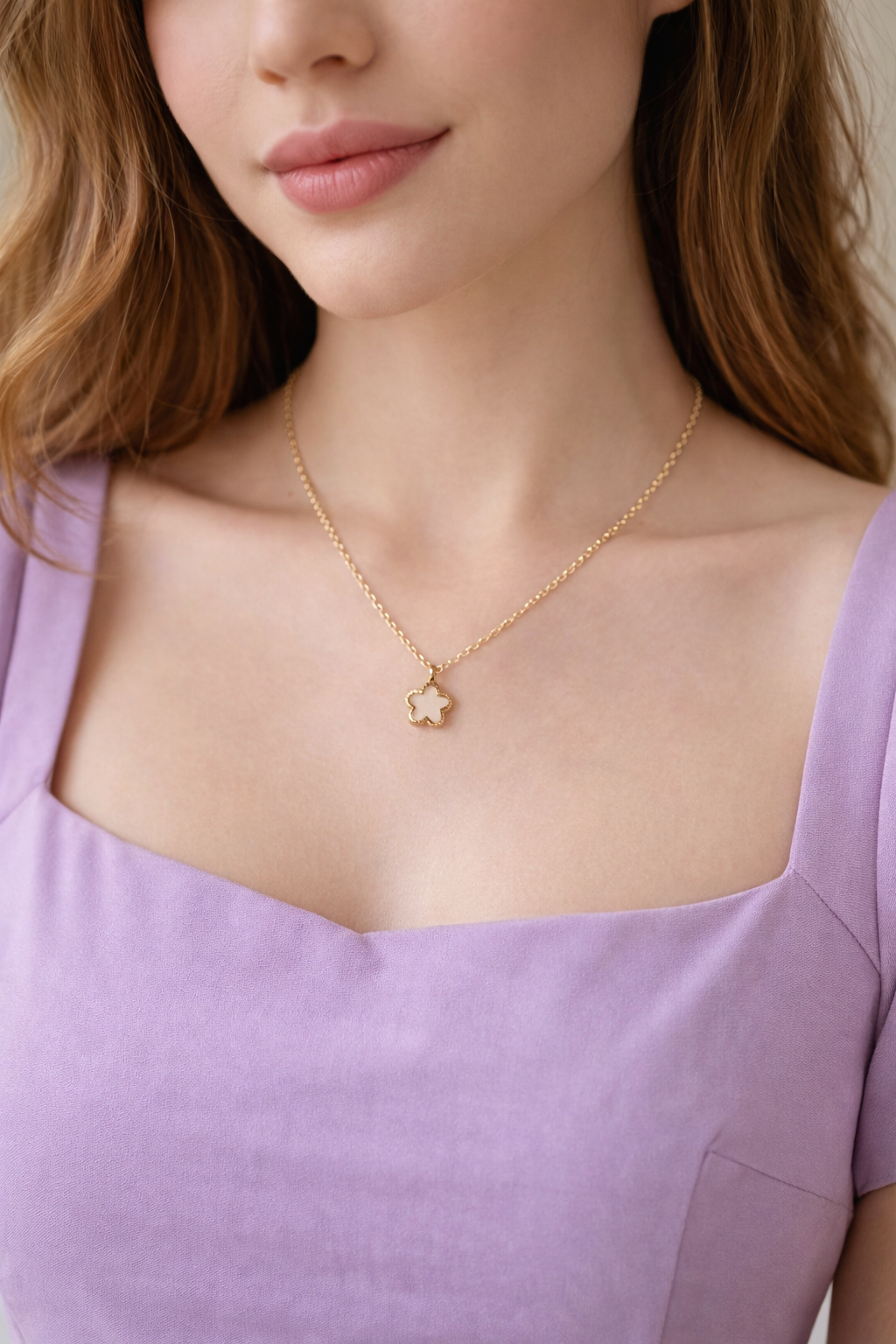 Minimalist Flower Necklace, Delicate Floral Gold Necklace, Classic Flower Pendant Necklace