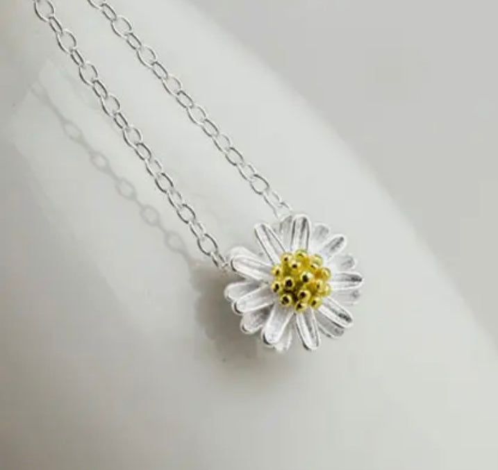 Minimal Daisy Necklace, Elegant Daisy Necklace, Dainty Flower Necklace